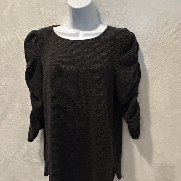 Max Studio Women's Texture Rib Rouched Sleeve Top Charcoal Black Size Small New - Picture 2 of 3